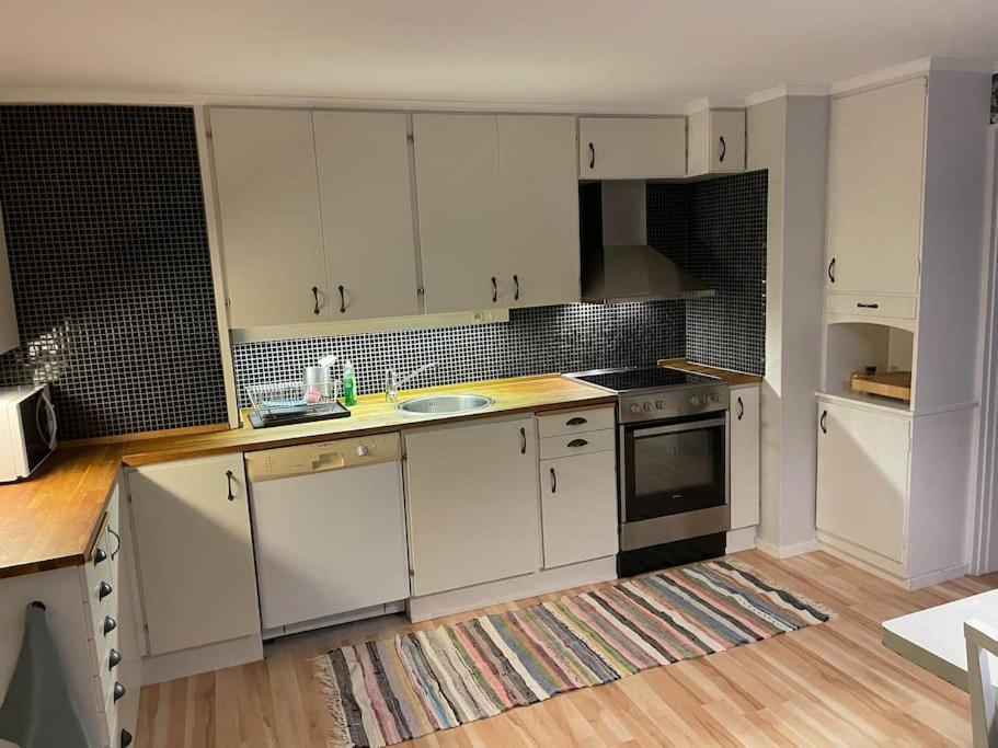 Egen Laegenhet Pa Soedermalm Naera Centrum Sundsvall Bagian luar foto
